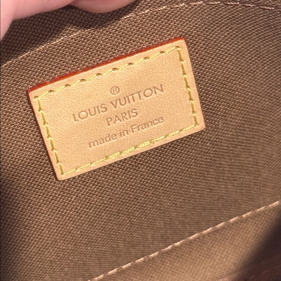 Authentic Multi Pochette Accessories with pink strap! 
In excellent condition! - Picture 15 of 17